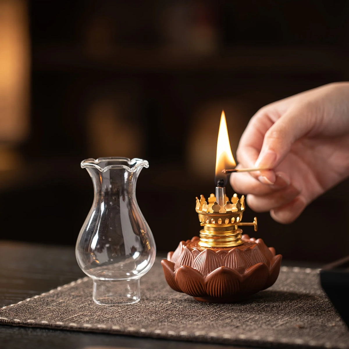 Vintage Lotus Whisper Oil Lamp